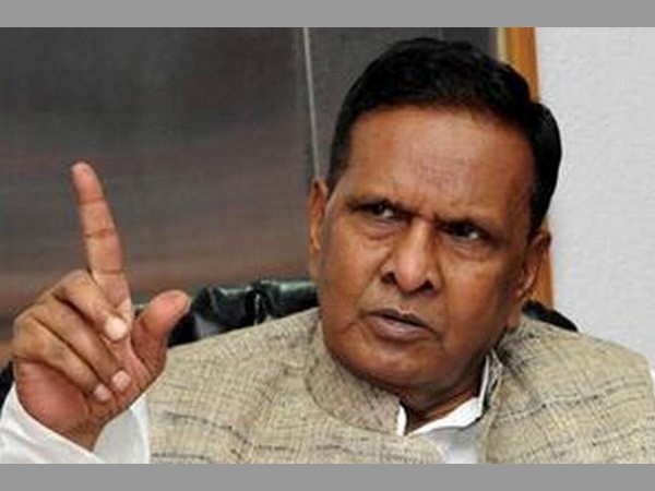 అఖిలేశ్పై బేణీ అలక