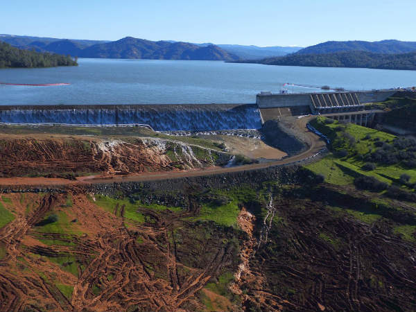 Evacuations ordered below Oroville Dam after a hole is found in its emergency spillway Evacuations ordered below Oroville Dam after a hole is found in its emergency spillway