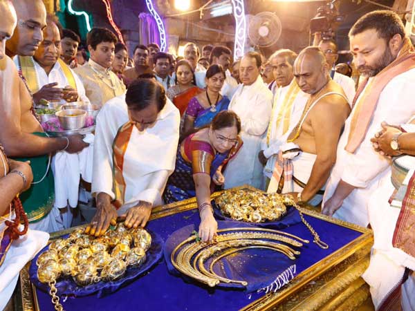 2015లో చండీయాగంపై విమర్శలు