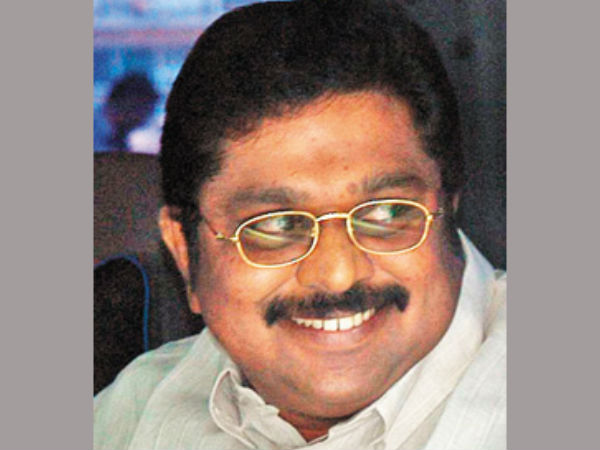 అమ్మకు దినకరన్ నివాళులు...