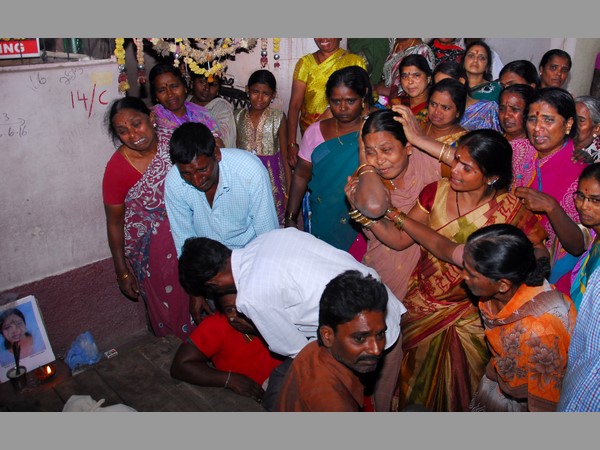 ఆరుగురిని ట్రాప్ చేశాడు... ముగ్గురి నుంచి డబ్బులు