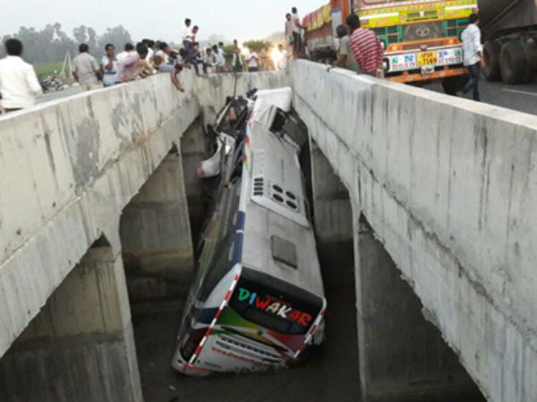 DGP responds on Diwakar Travels bus falls off bridge near Vijayawada in Andhra Pradesh DGP responds on Diwakar Travels bus falls off bridge near Vijayawada in Andhra Pradesh