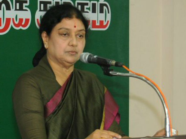 Governor purposely delaying swearing in, alleges Sasikala Governor purposely delaying swearing in, alleges Sasikala