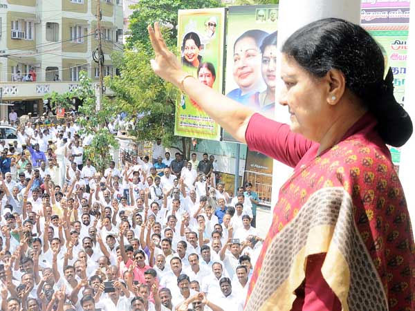 Jayalalithaa's Poes Garden house to be made a memorial? OPS now plans to make Sasikala homeless Jayalalithaa's Poes Garden house to be made a memorial? OPS now plans to make Sasikala homeless