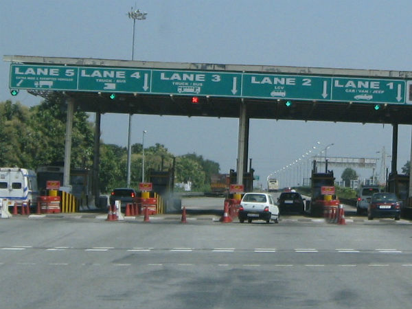 Toll employee kidnapped, beaten up in Gurugram Toll employee kidnapped, beaten up in Gurugram