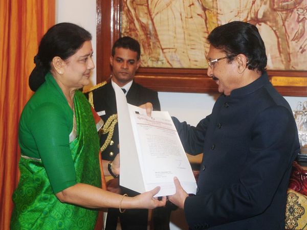 List of AIADMK MLAs in hand, Sasikala meets TN Governor, stakes claimto form govt List of AIADMK MLAs in hand, Sasikala meets TN Governor, stakes claimto form govt