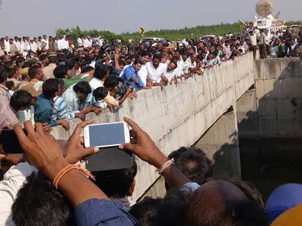 ఆసుపత్రికి..