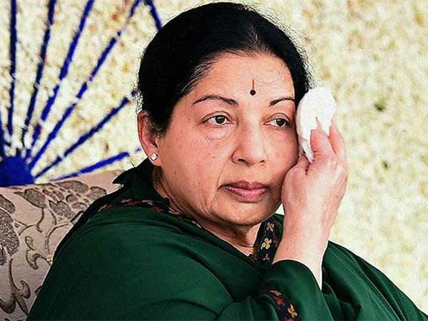 పోలీసులు అండగా ఉన్నా సరే