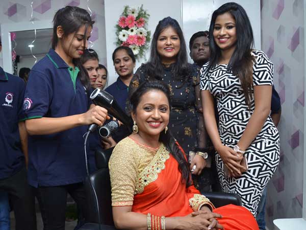 పవన్, విజిత్ వర్మలతో కలిసి: