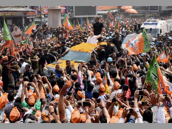 అడుగడుగునా ‘నీరాజనం’
