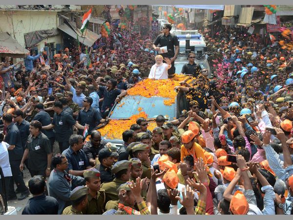 పెద్ద నోట్ల రద్దుతో విపక్షాలకు కష్టాలు