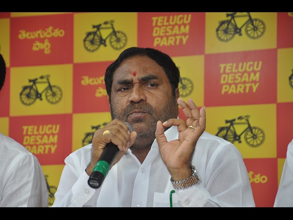 హోటల్ బుక్ చేసిన ఎర్రబెల్లి