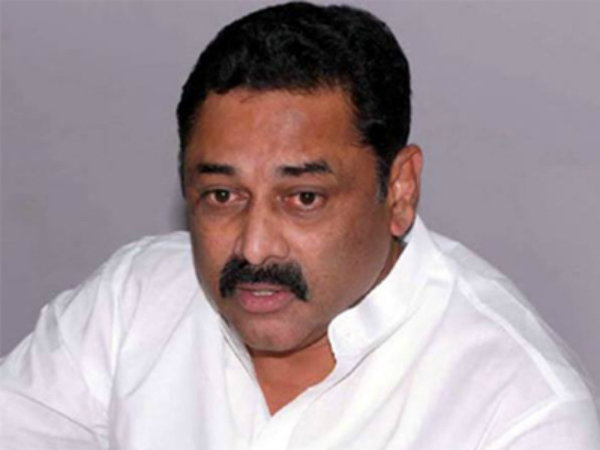 ప్రధానిపై పోటీ కలకలం