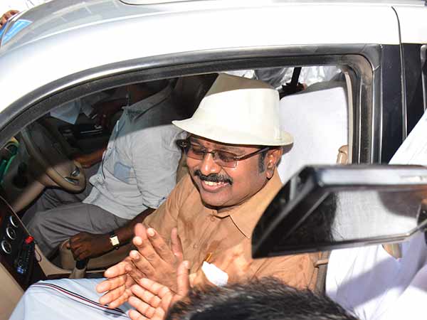 శశికళ అనుమతితోనే