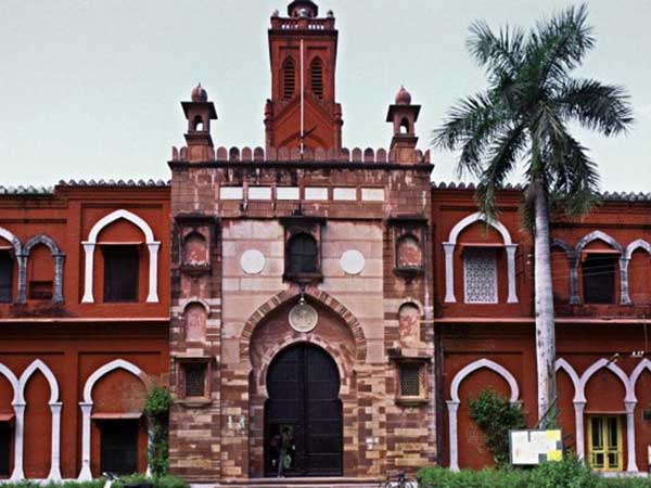 AMU, Allahabad university among 'non-performers' AMU, Allahabad university among 'non-performers'