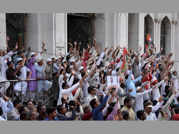 UP campaign: Bollywood 'tadka' adds zing to political speeches UP campaign: Bollywood 'tadka' adds zing to political speeches