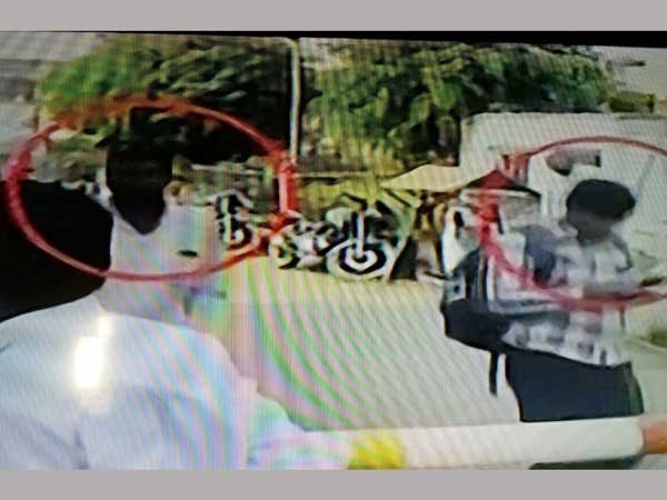 Alleged Terrorist On Lucknow Outskirts Refuses To Surrender Alleged Terrorist On Lucknow Outskirts Refuses To Surrender