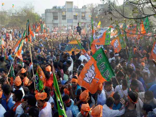 టైమ్స్ నౌ - విఎంఆర్ ఎగ్జిట్ పోల్: యుపిలో బిజెపి హవా