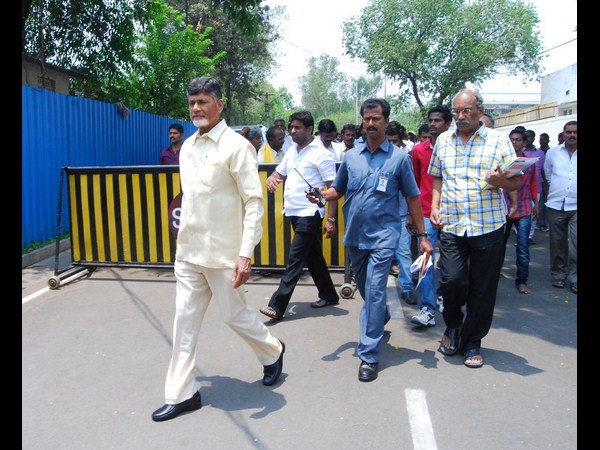 కొల్లు రవీంద్ర సేఫ్.. వారిని ఎందుకు తప్పించారంటే..