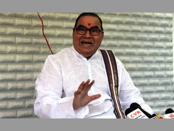 అమెరికాలో ఎన్టీఆర్.. తెర వెనుక నాదెండ్ల
