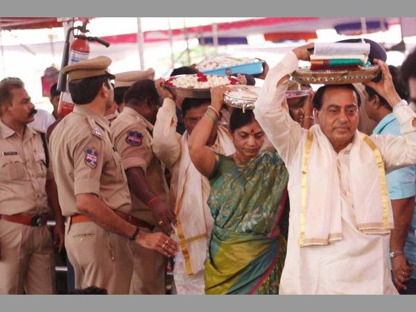 అనారోగ్యం కారణంగానే కెసిఆర్ గైర్హాజరు...