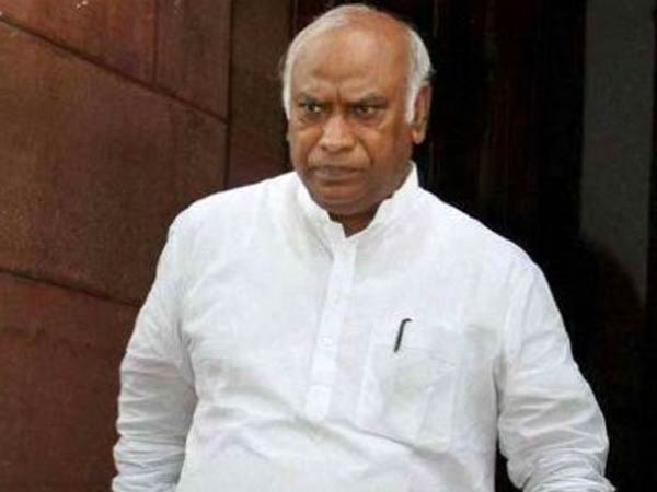 మోడీ సర్కార్ చేతగానితనమే!: