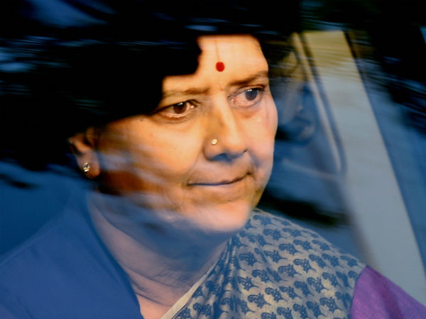 శశికళను కలిసి..