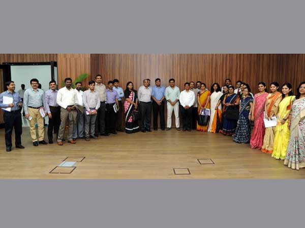 కెటిఆర్ కలెక్టర్లతో అలా...