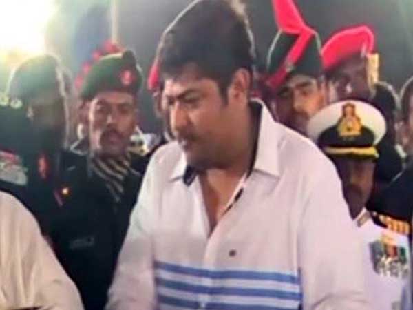 జయ మేనల్లుడు దీపక్ వ్యతిరేకించినా...