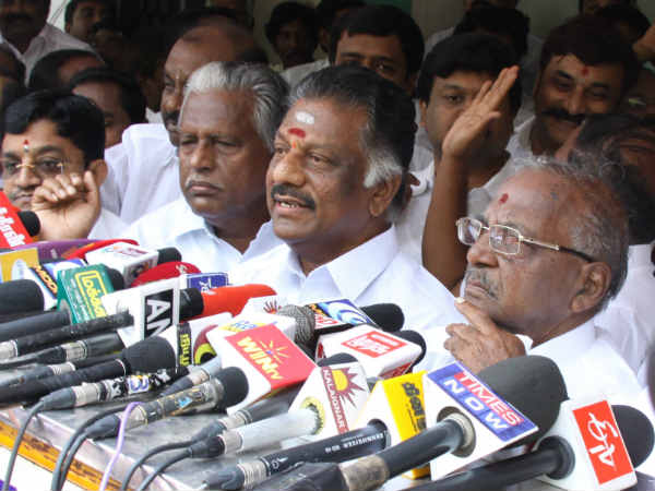 పన్నీర్ సెల్వం రూటే సపరేటు
