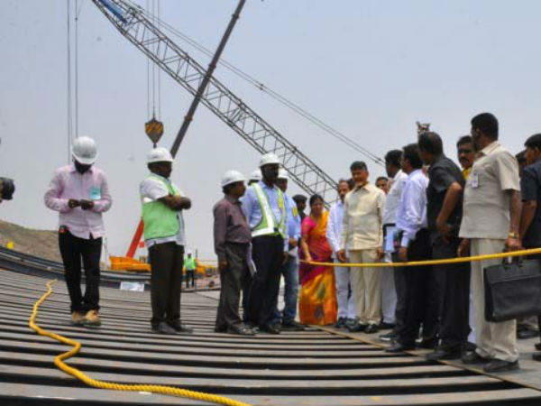రాయపాటిపై ఆరోపణలు: