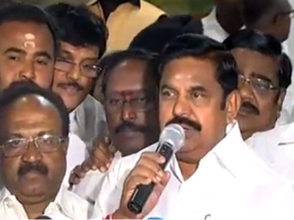 పన్నీరు డిమాండ్, గుంభనంగా పళనిస్వామి