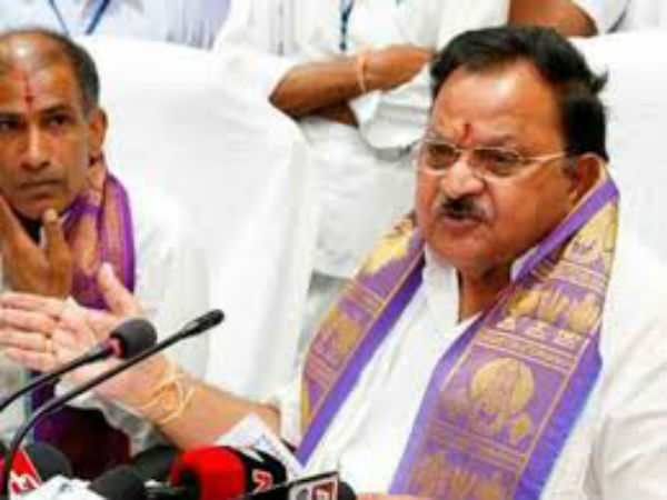 13 వేల కాంట్రాక్ట్ కార్మికుల సమస్యలు అలానే