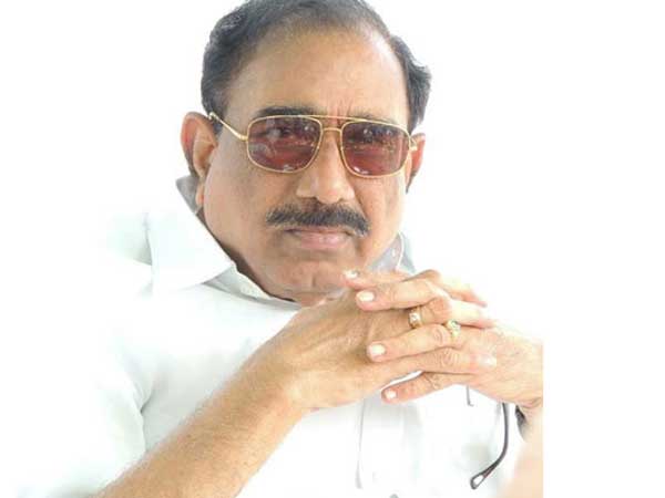 కాంగ్రెసుతో రాజకీయ జీవితం ప్రారంభించి....