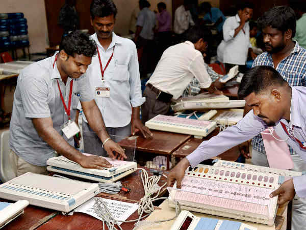 SC notice to Union govt on EVM use without paper trail SC notice to Union govt on EVM use without paper trail