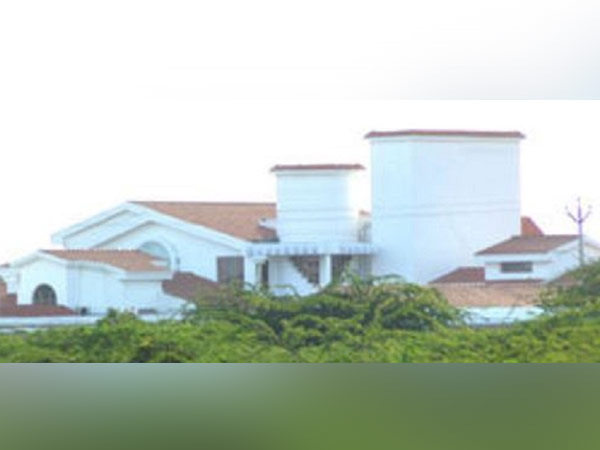 Jayalalithaa's house at Siruthavur in Kancheepuram (DT) as there was a minor fire outisde the compound wall. Jayalalithaa's house at Siruthavur in Kancheepuram (DT) as there was a minor fire outisde the compound wall.