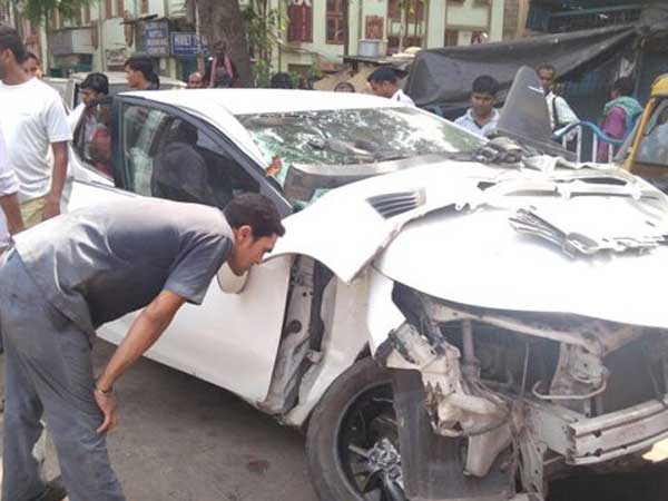 Actor Vikram Injured, Model Sonika Dead In Major Accident Actor Vikram Injured, Model Sonika Dead In Major Accident