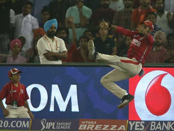 IPL 2017: Manan Vohra’s athleticism saves a maximum for Kings XI Punjab; watch video IPL 2017: Manan Vohra’s athleticism saves a maximum for Kings XI Punjab; watch video