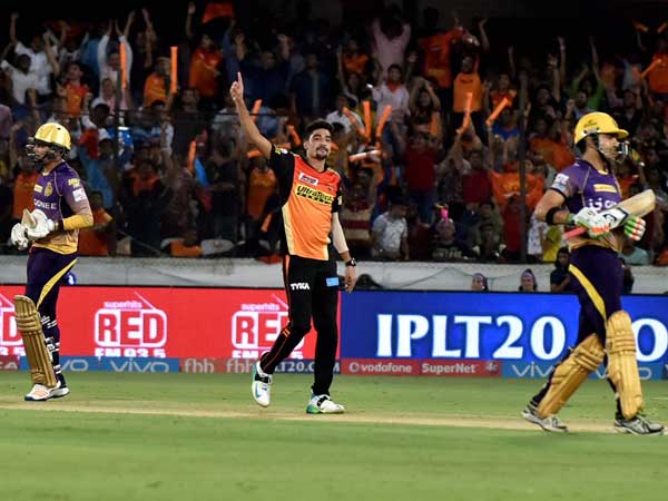 వార్నర్ ఇచ్చిన క్యాచ్లను పట్టుకోవడంలో