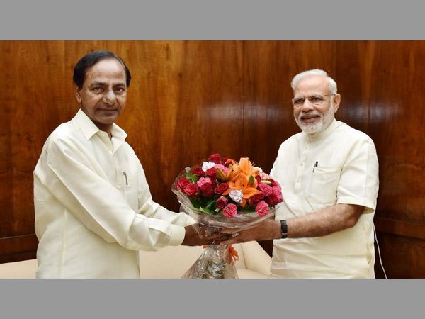 కేంద్ర, రాష్ట్ర ప్రభుత్వాల మధ్య పరస్పర ఆరోపణలు