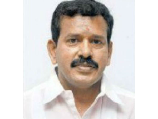 నేను ఎవర్ని, ఎడప్పాడి పళనిసామికి డౌట్