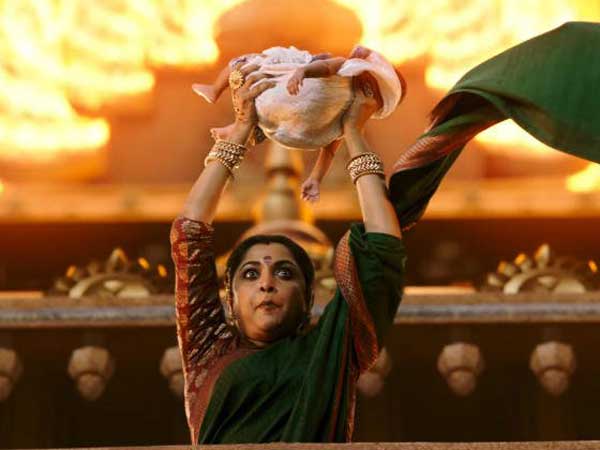 యాభై టికెట్లు కొన్నారు...