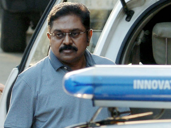 దరిద్రం అదృష్టం పట్టుకున్నట్లు పట్టుకుంది