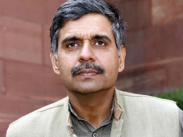 కుమార్ విశ్వాస్ పై కాంగ్రెస్ ఇలా