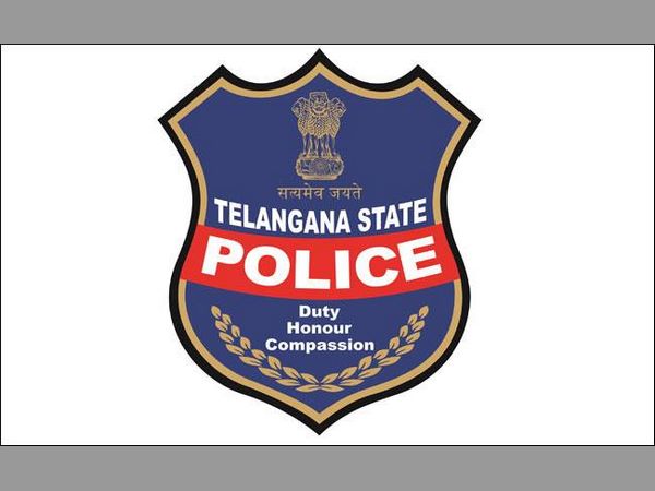 ట్వీట్ వెనుక పోలీస్ కోల్డ్వార్