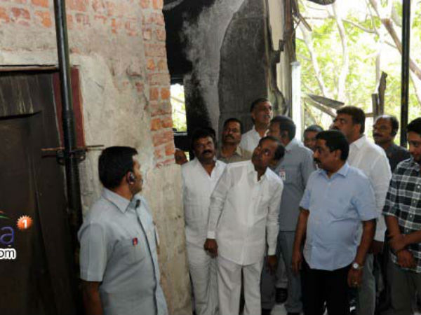 అందులోనే కాలు పెట్టారు...