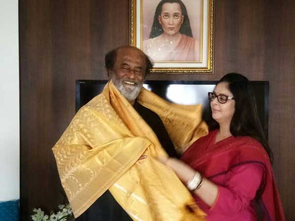 2014లో నాటి ప్రధాని అభ్యర్థిగా నరేంద్ర మోడీ.. రజనీకాంత్ను కలిశారు.