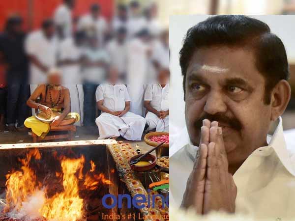 సీఎంకు అధికారులు స్వాగతం