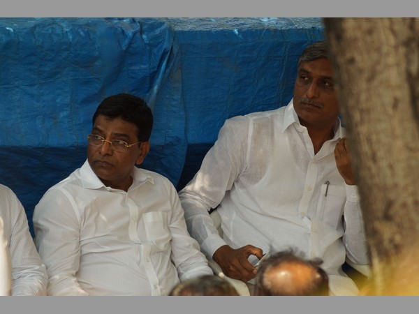 ప్రముఖుల పరామర్శలు: