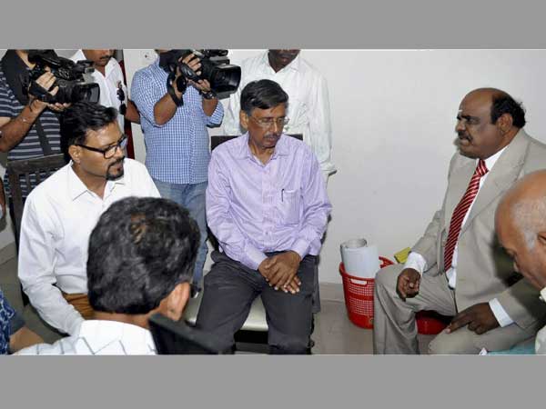 గెస్ట్ హౌస్ నుంచి మాయం